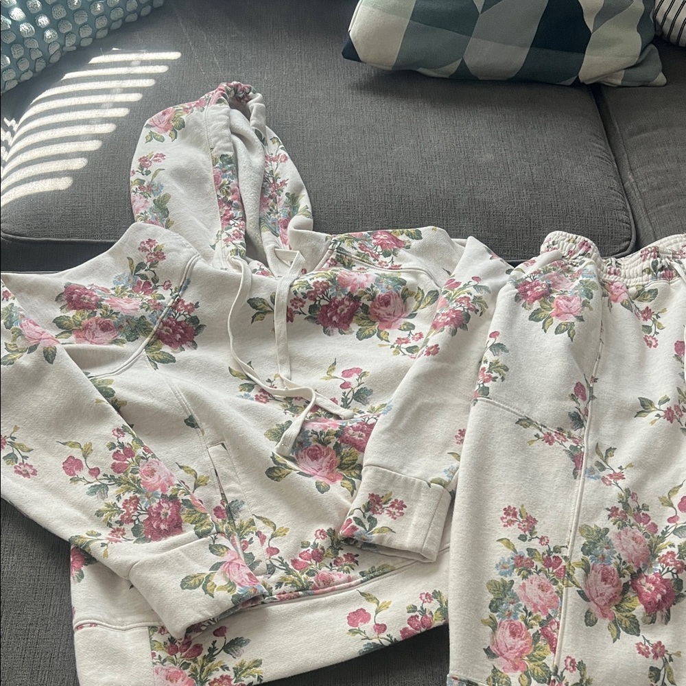 Anthropologie Daily Practice women’s floral set.